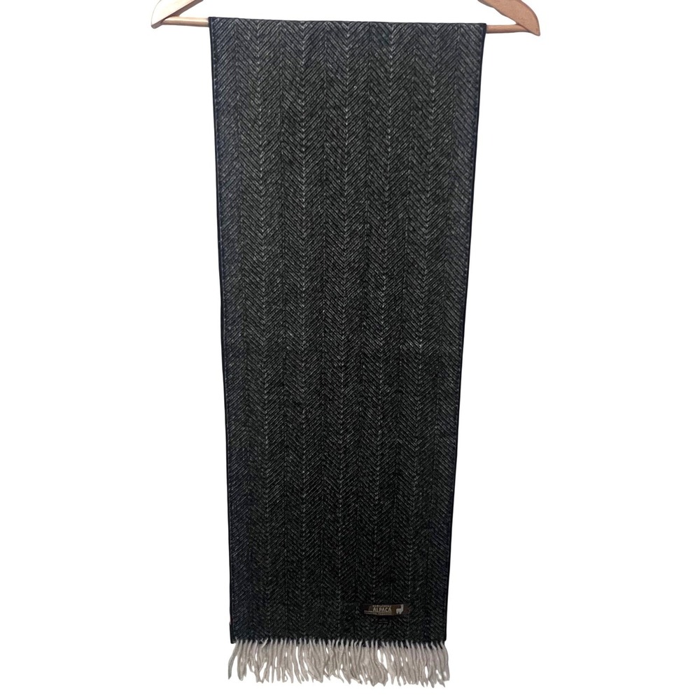 Everything Alpaca‎ Peruvian Scarf 100% Baby Alpaca Herringbone Grey Black Fringe - Picture 5 of 8
